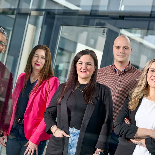 Wir sind für euch da! 🤝
Jimmy, Nicole, Carmela, M ...