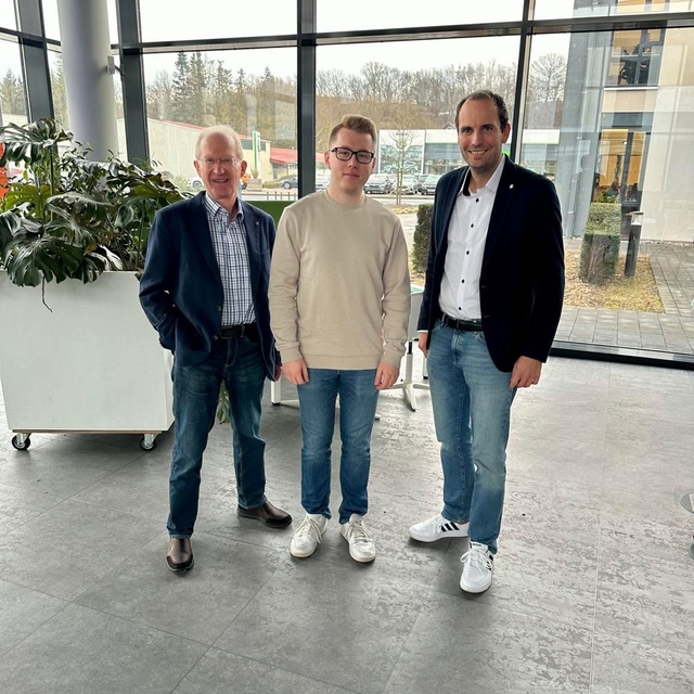 Wir gratulieren! ?
Nico hat seine Ausbildung zum  ...