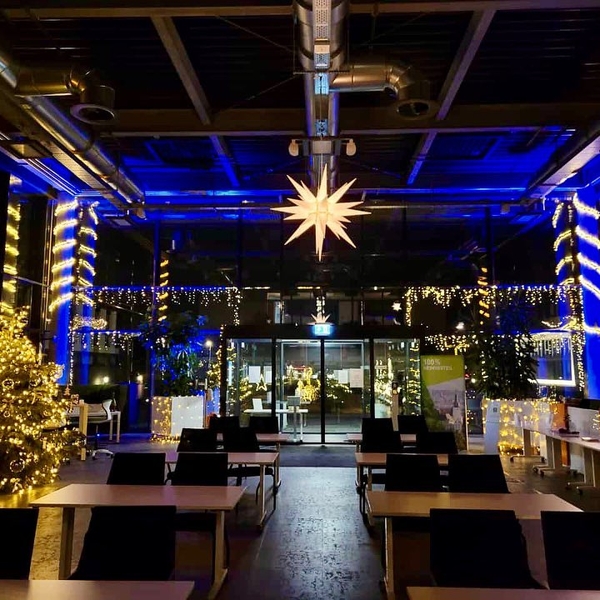 Wir lieben unseren weihnachtlichen Campus ???
? @ ...