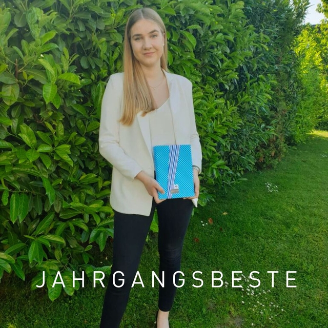 Herzlichen Glückwunsch, Victoria! ?? Unsere Auszub ...