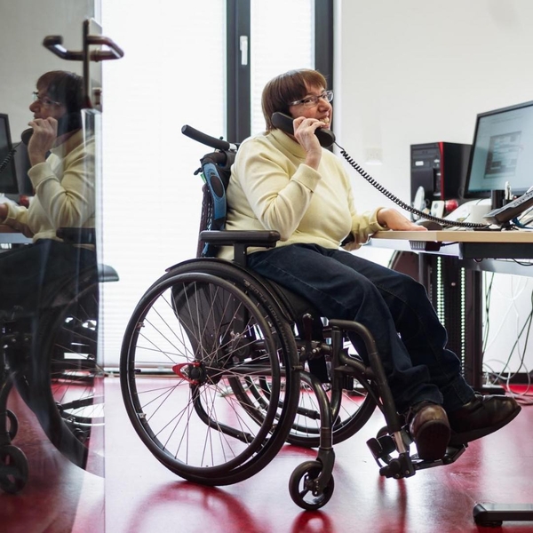 DIENSTJUBILÄUM ?
Wir gratulieren unserer geschätz ...