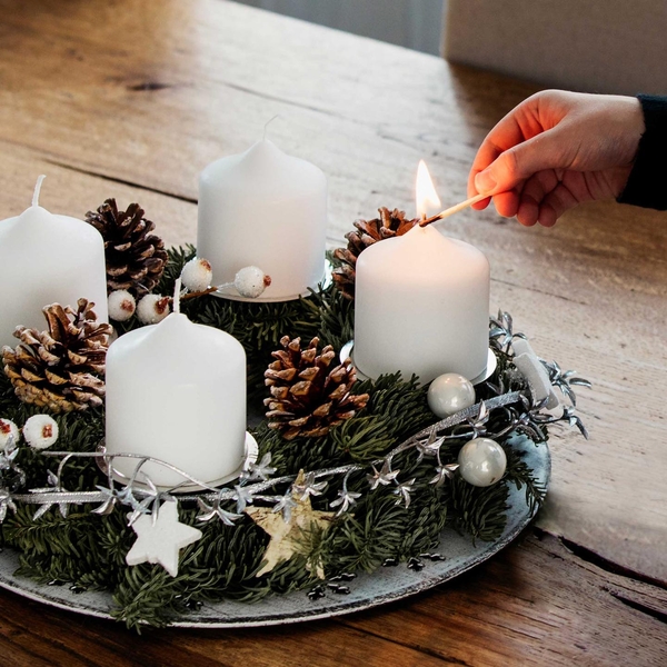 Advent, Advent, ein Lichtlein brennt. ?️Heute ist  ...